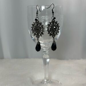 Elegant Black Filigree Earrings with Teardrop Accents